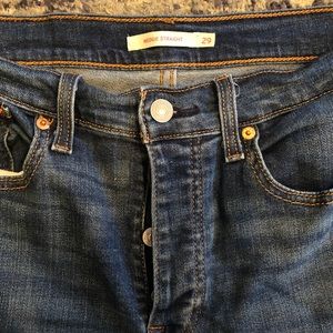 Levi’s Wedgie Straight